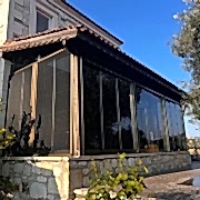 Bayraklı Cam Balkon